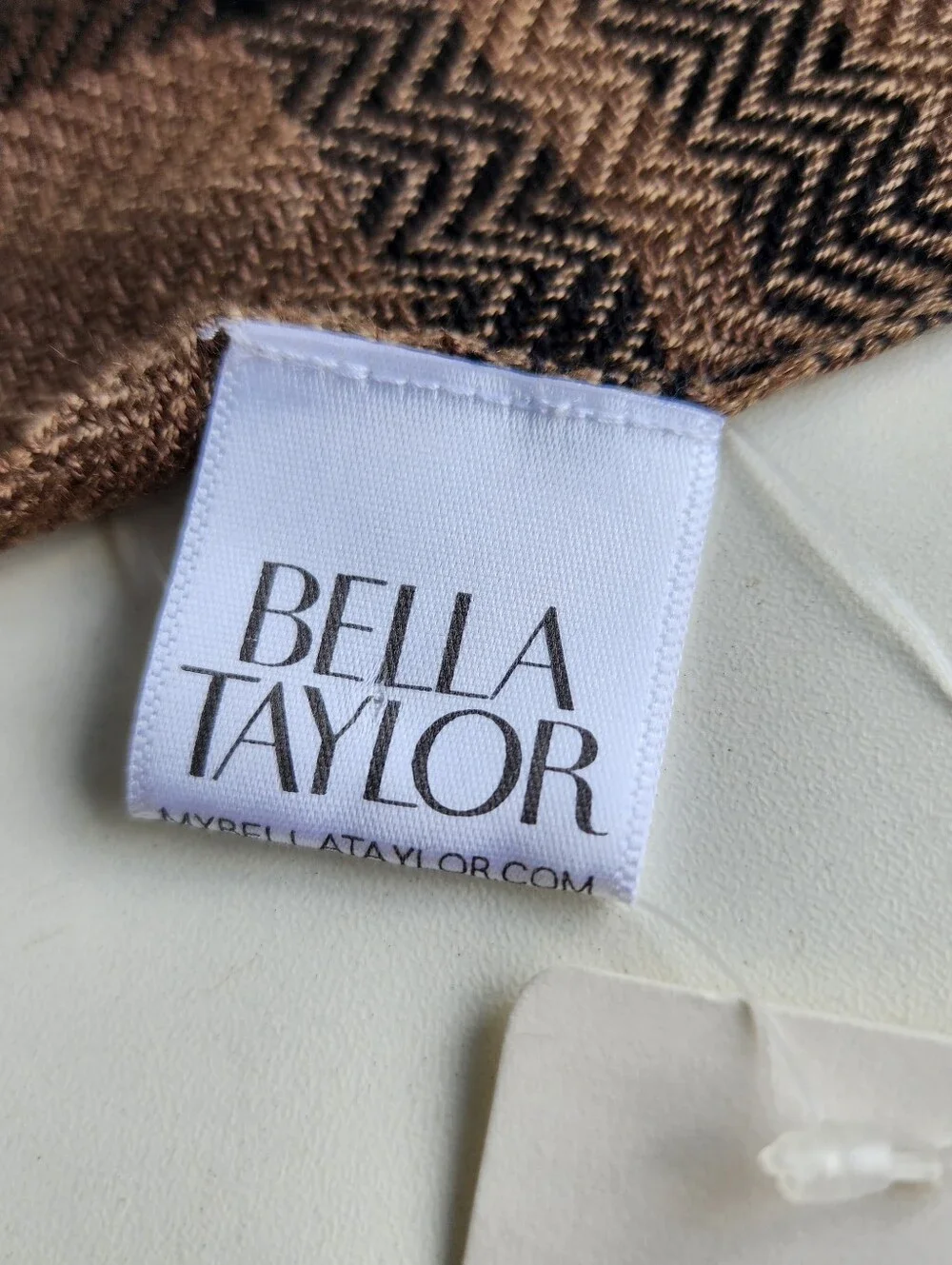 NWT BELLA TAYLOR Brown Black Plaid Rectangular Plaid Scarf  70